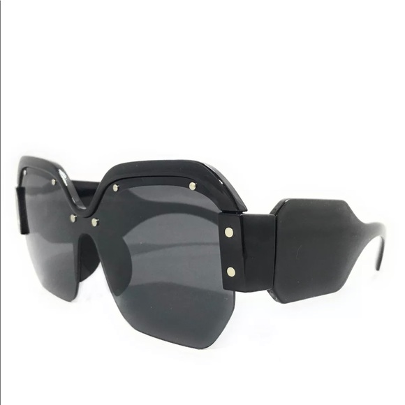 SOLD! Trendy Large Retro Sunglasses! - Picture 2 of 8